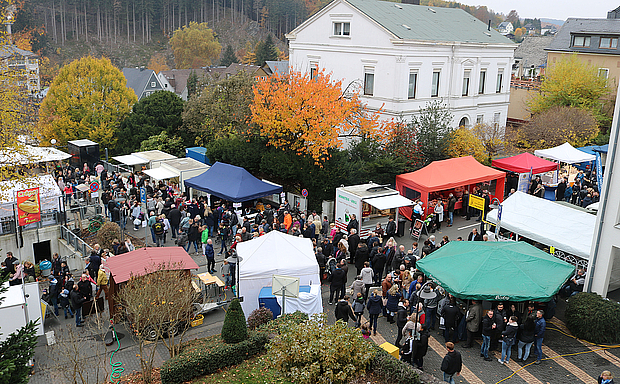 Kirchener Stadtfest mit Martinsmarkt